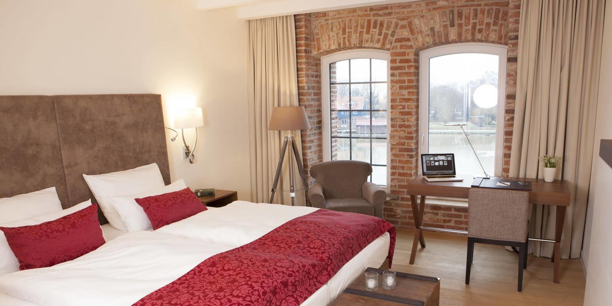 Hotel Hafenspeicher Leer Ngoại thất bức ảnh